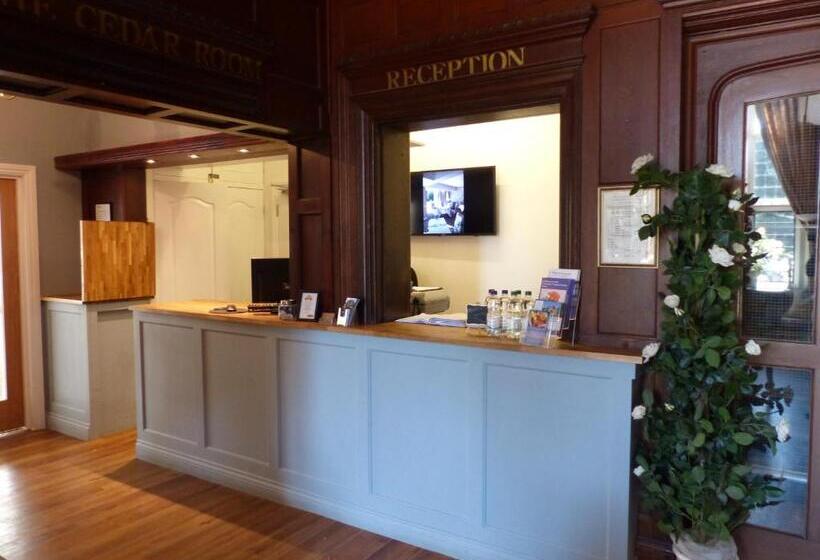 فندق Farnham House