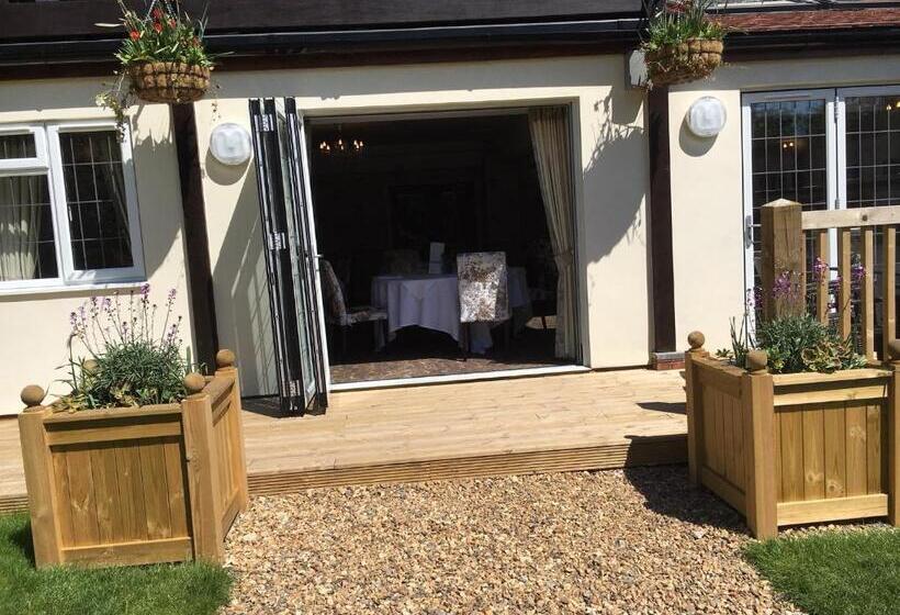 فندق Farnham House