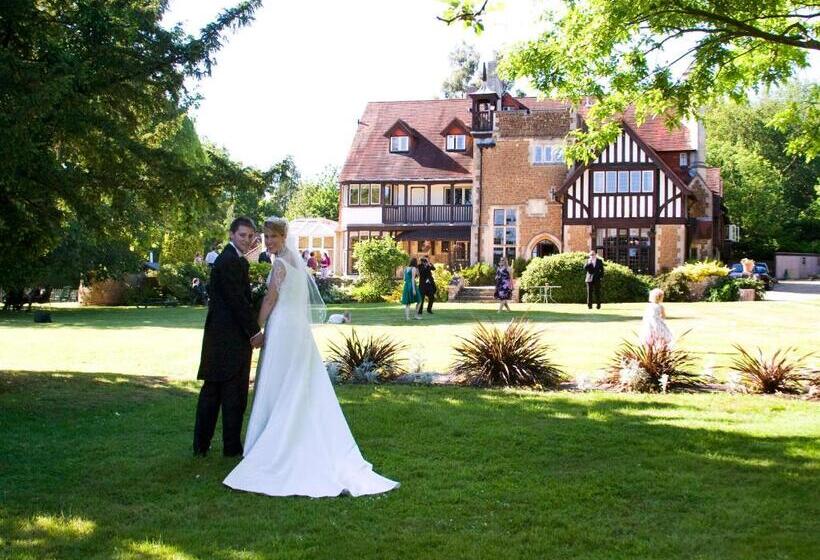 فندق Farnham House