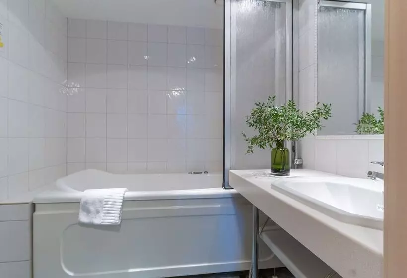 בית מלון כפרי Fjalar