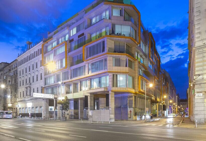 ホテル NH Collection Budapest City Center