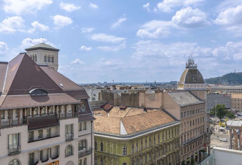 ホテル NH Collection Budapest City Center