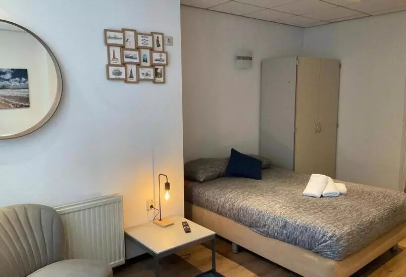 Отель Plato By Hofstad Studio’s