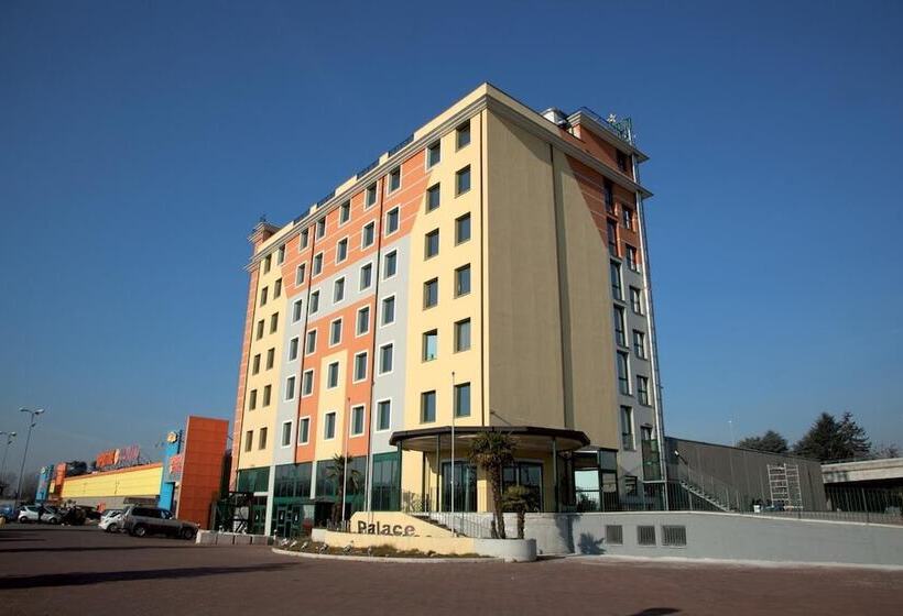 ホテル Vercelli Palace