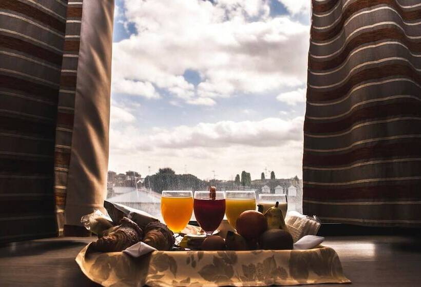 ホテル Vercelli Palace