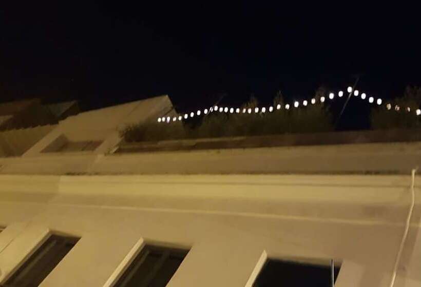 Traveller Box Hostel