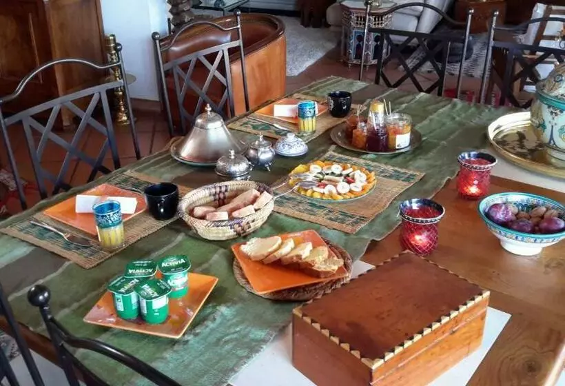 Aamiaismajoitus (B&B) La Chambre De Salome