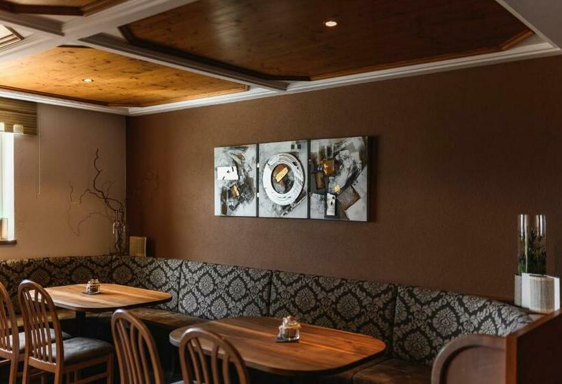 ホテル Restaurant Alber