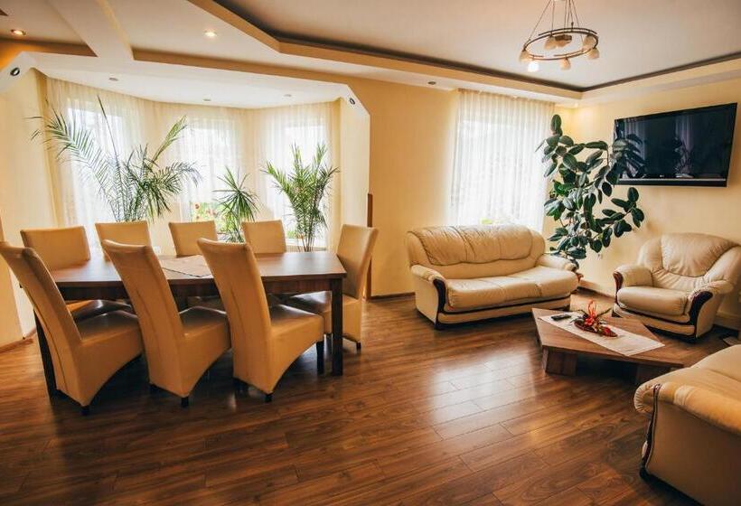 پانسیون Szandy