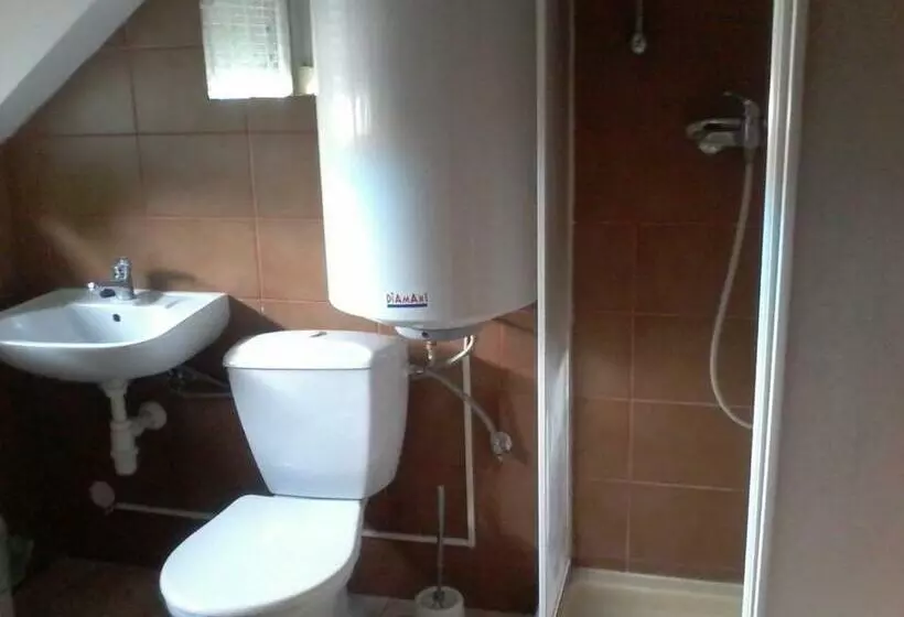 Retkeilymaja Hostinec Banik