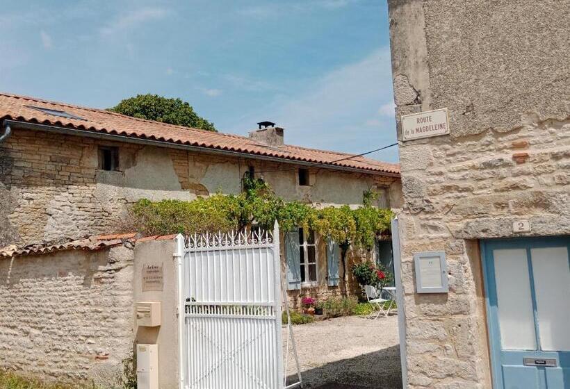 مبيت وإفطار La Cour