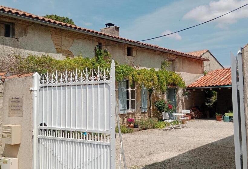 مبيت وإفطار La Cour