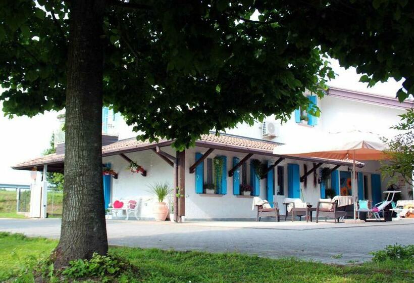 مبيت وإفطار Villa Roma Holidays