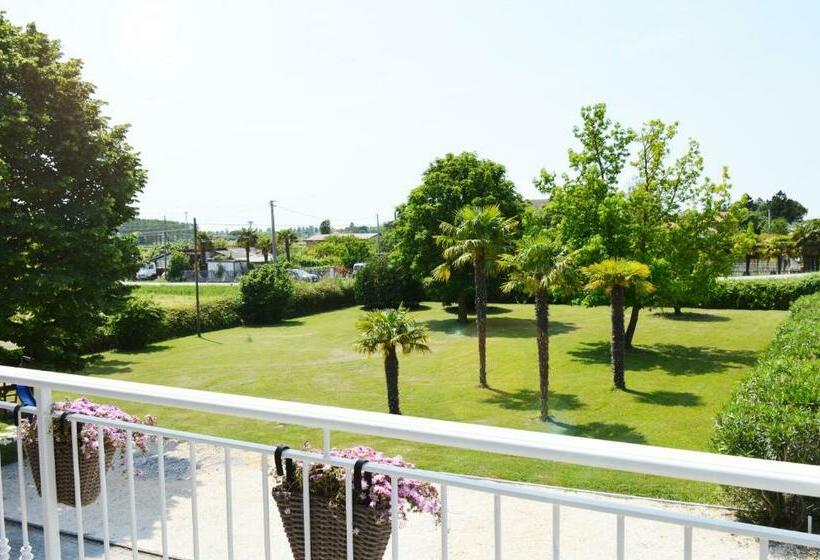 مبيت وإفطار Villa Roma Holidays