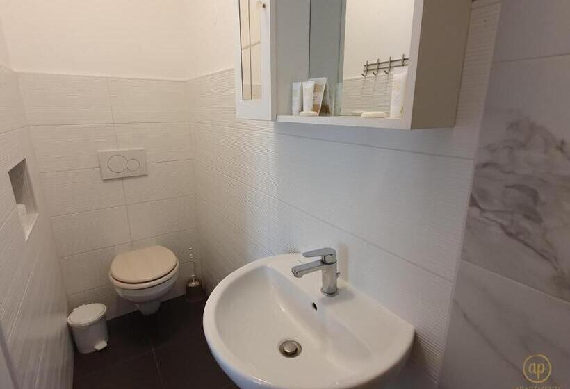 پانسیون Apartment With Seaview And Garden For 6