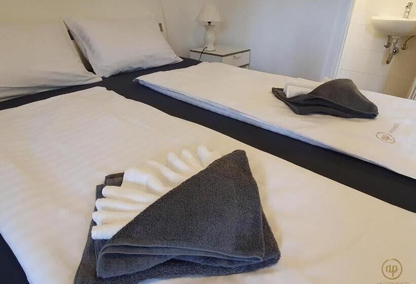 پانسیون Apartment With Seaview And Garden For 6