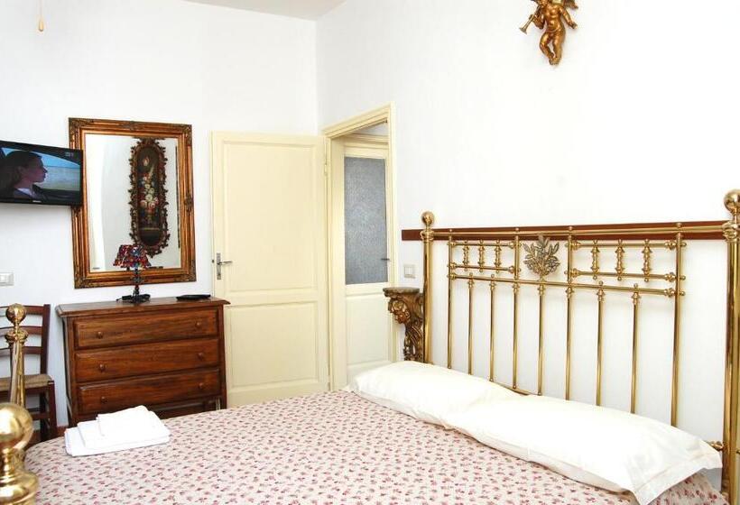 پانسیون Old Time Lido