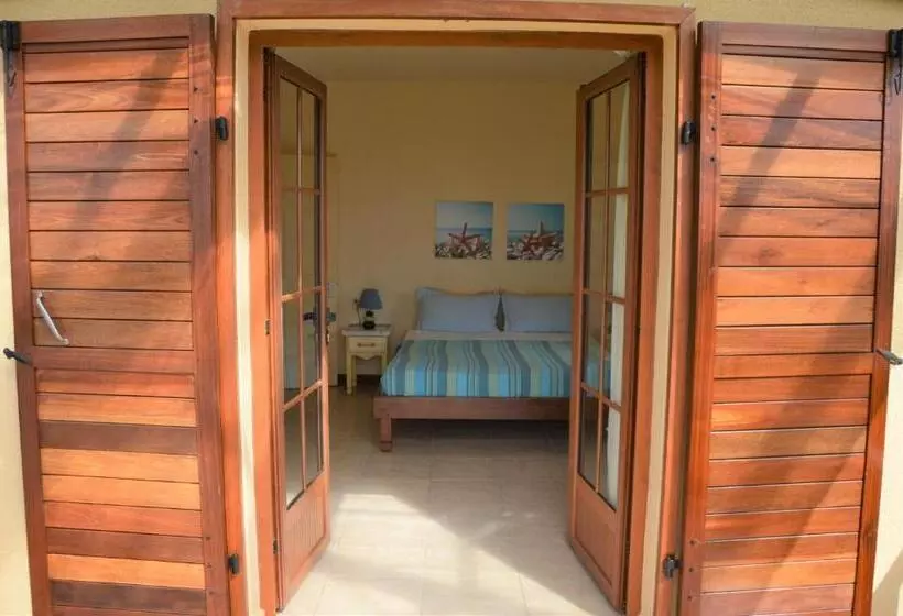 تختخواب و صبحانه La Maison Soleil