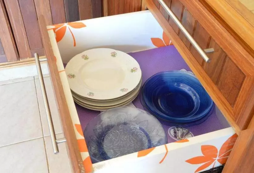 تختخواب و صبحانه La Maison Soleil