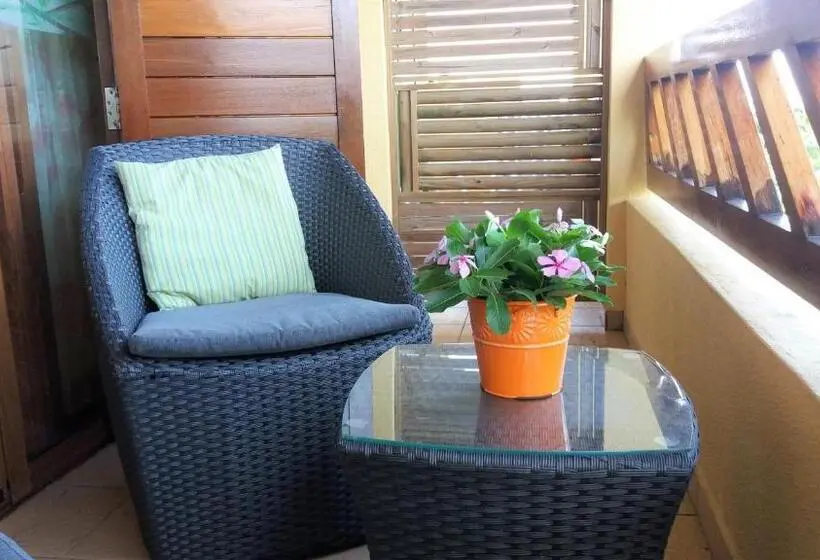 تختخواب و صبحانه La Maison Soleil