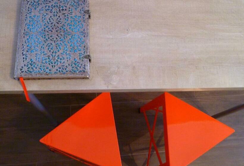 Bed and Breakfast Aux Portes D Honneur