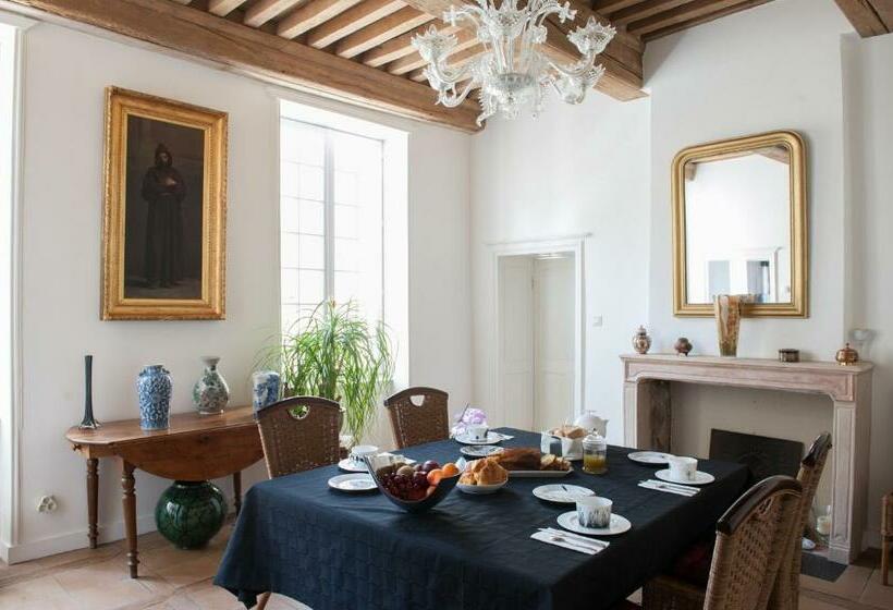 Bed and Breakfast Aux Portes D Honneur