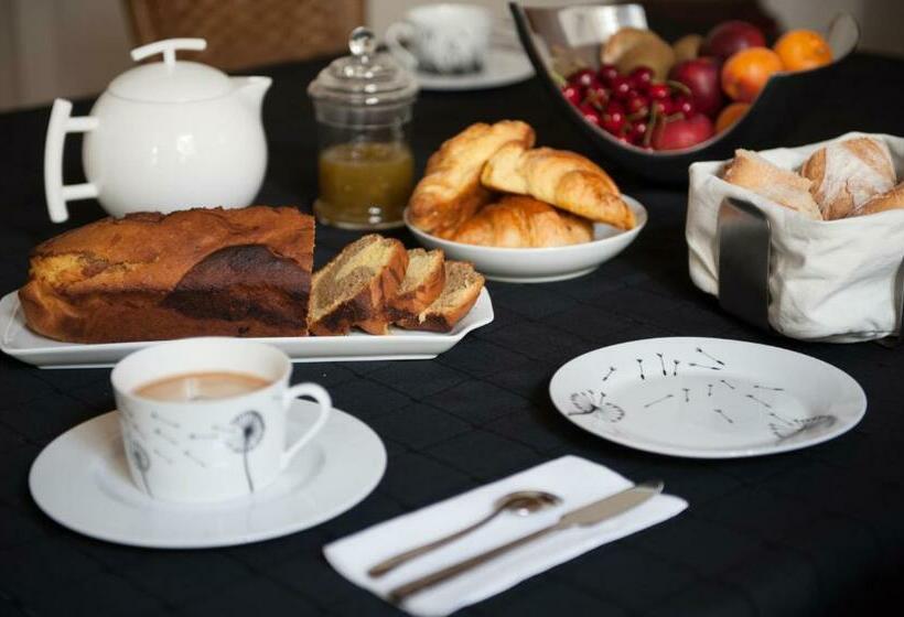 Bed and Breakfast Aux Portes D Honneur