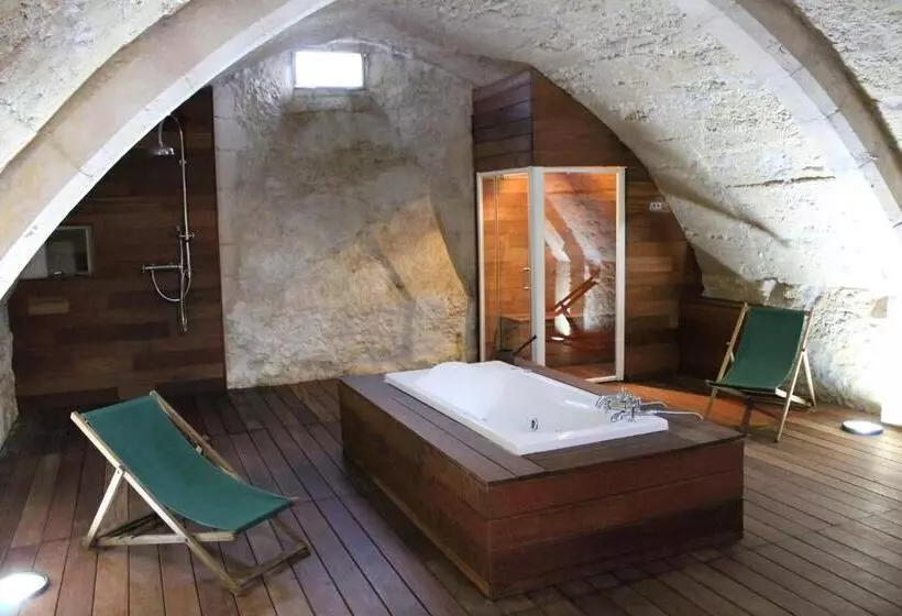 Majatalo Chateau De Forges