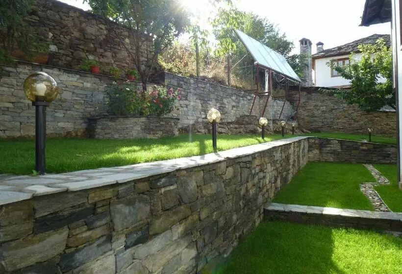 پانسیون Delchevata Kushta V Leshten