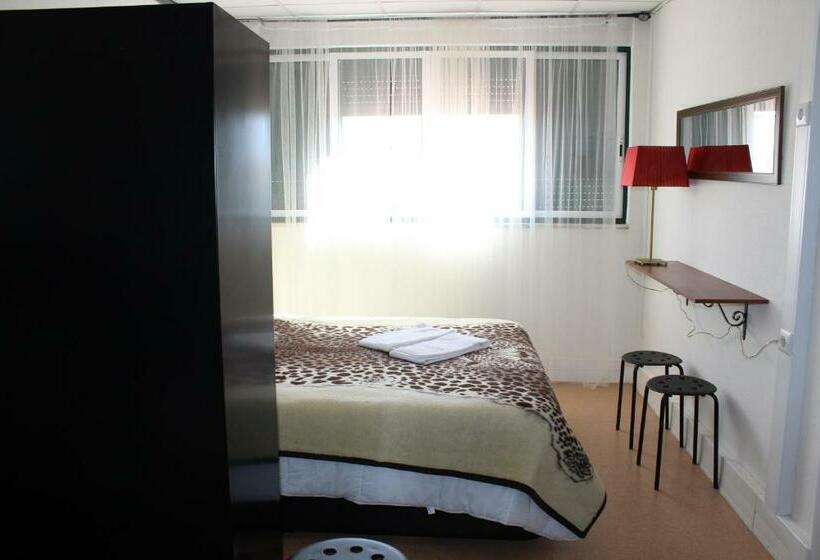 פנסיון Hostel Casa Lucas