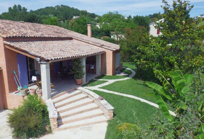 مبيت وإفطار Chez Calou