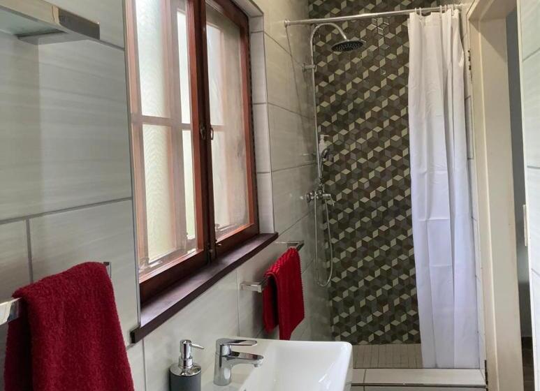 פנסיון Dome Home Accommodation