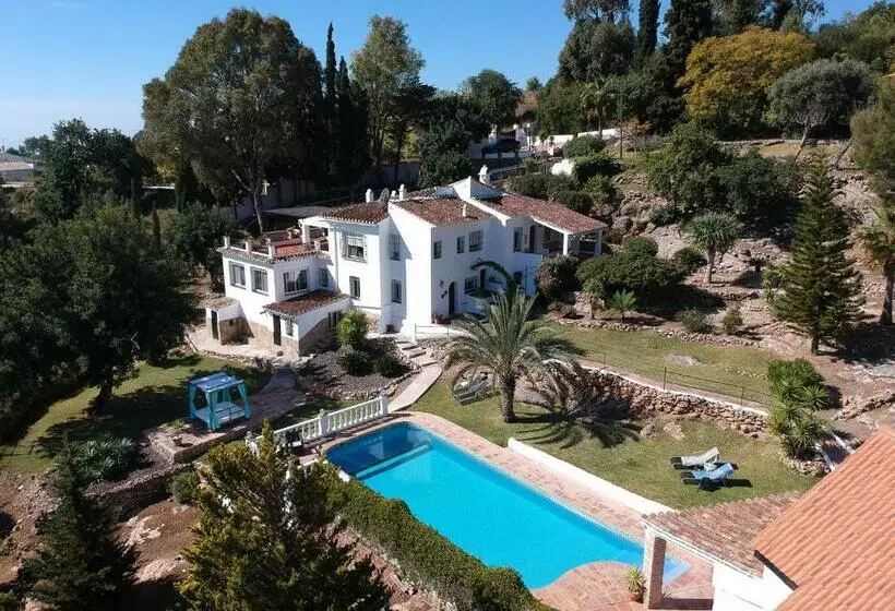 Villa Morera Bed & Breakfast