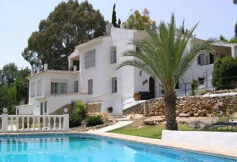 Villa Morera Bed & Breakfast