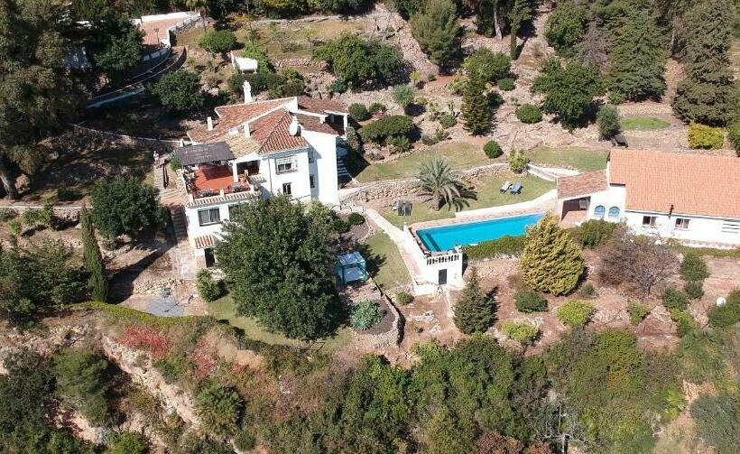 Villa Morera Bed & Breakfast