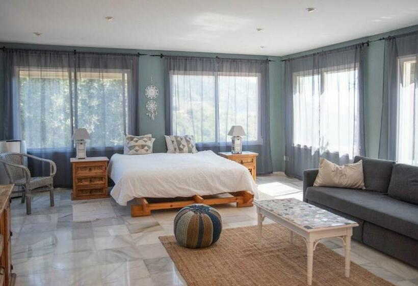 Villa Morera Bed & Breakfast