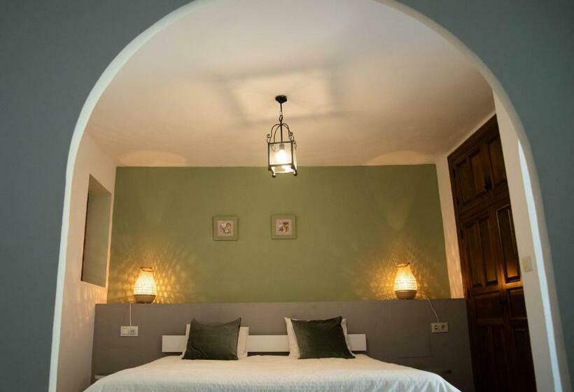 Villa Morera Bed & Breakfast