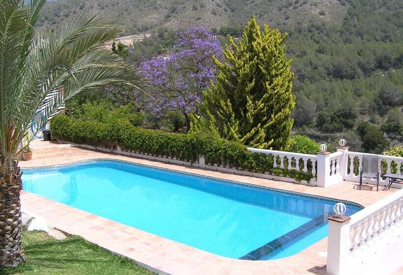 Villa Morera Bed & Breakfast