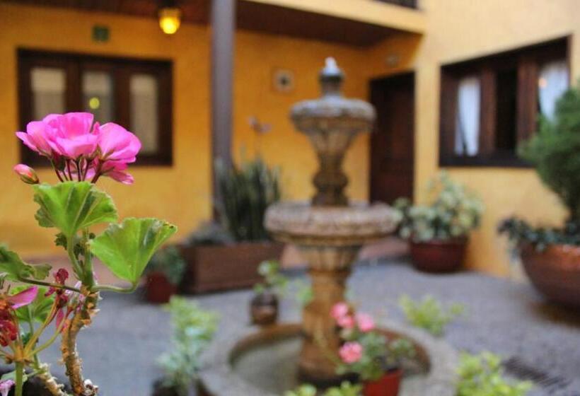 Hostel Meson Luna Sacra