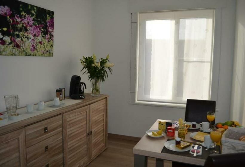 تختخواب و صبحانه Het Houten Paard