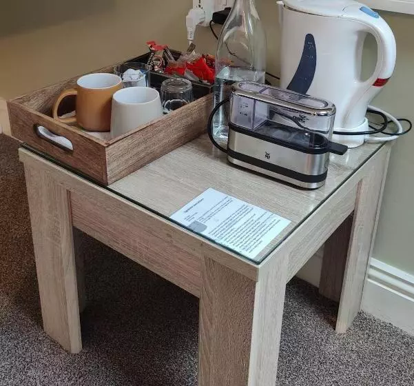 Aamiaismajoitus (B&B) Avonmore House   Room Only Accommodation