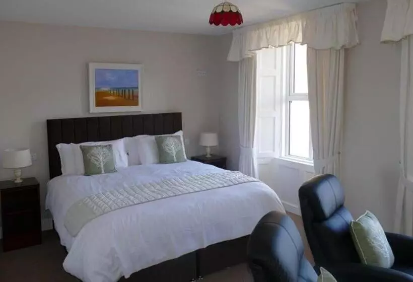 Aamiaismajoitus (B&B) Avonmore House   Room Only Accommodation