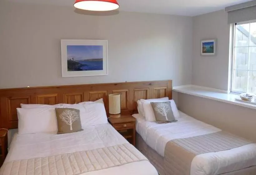 Aamiaismajoitus (B&B) Avonmore House   Room Only Accommodation