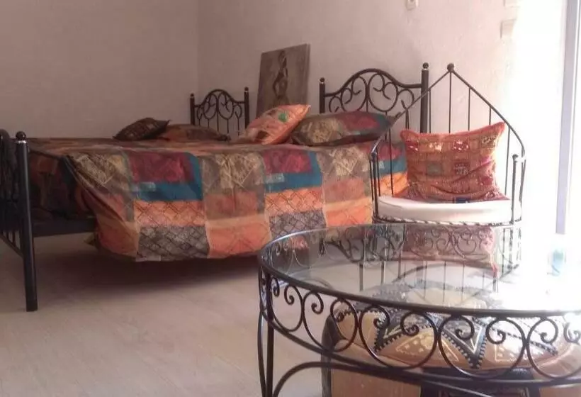 Aamiaismajoitus (B&B) Fenêtre Sur Loire