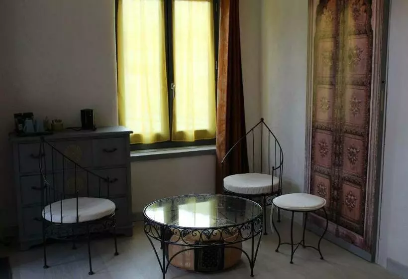 Aamiaismajoitus (B&B) Fenêtre Sur Loire