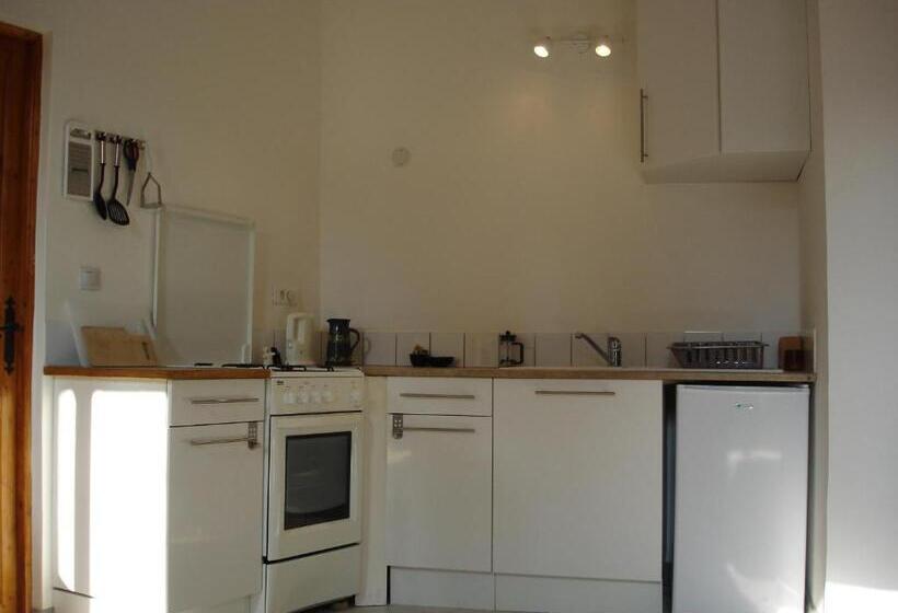 膳宿费 Chez Shona