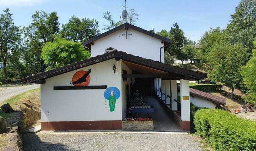 בית מלון כפרי Agriturismo Il Burlino Apartments