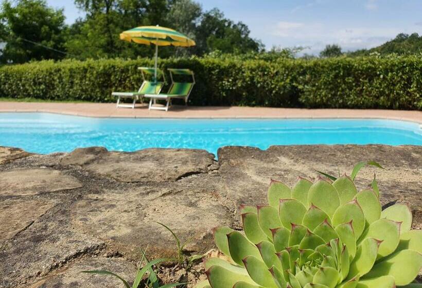 בית מלון כפרי Agriturismo Il Burlino Apartments