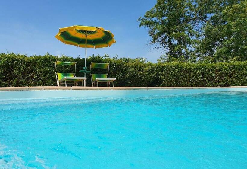 בית מלון כפרי Agriturismo Il Burlino Apartments