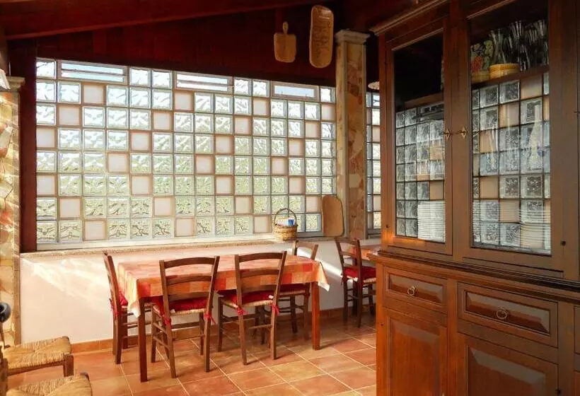 ホテル Agriturismo Monte Majore